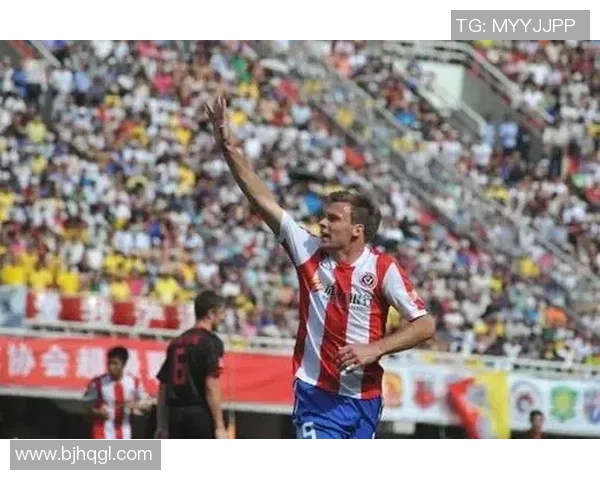 80后足球明星现役表现评比及排名分析探讨