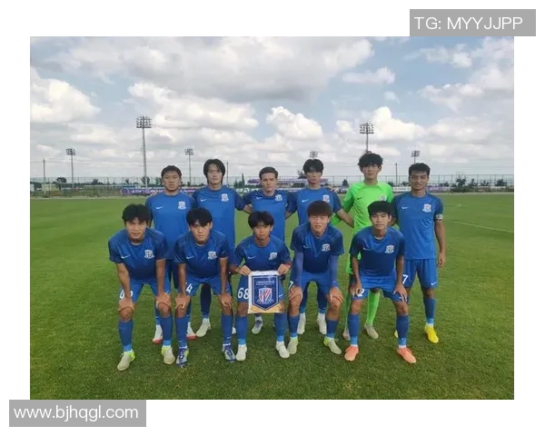 中国足球明星齐聚上海展现风采助力足球事业发展与青训培养